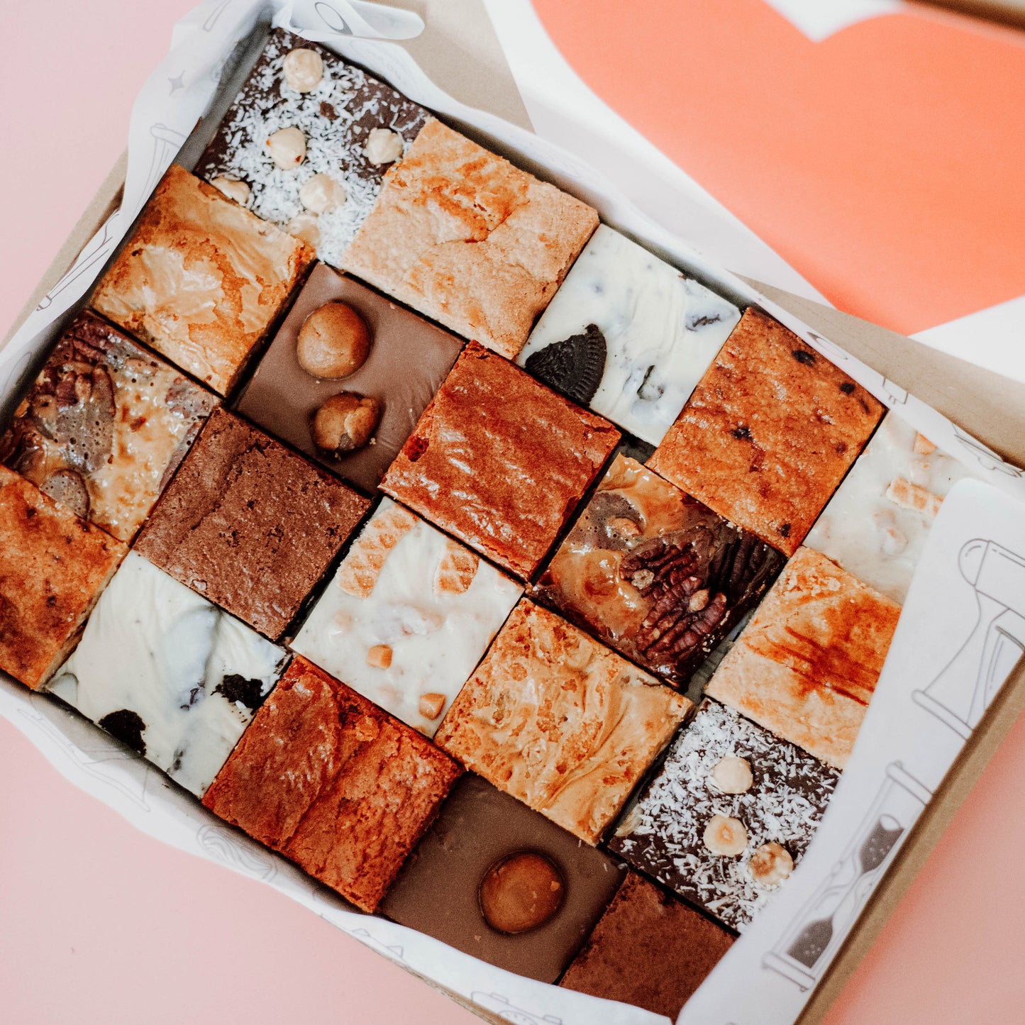 Nilsson's Uitdeelbox | Brownie, Blondie en Fudge